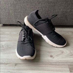 Under Armor shoes